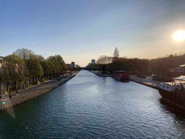 セーヌ川のほとりで米津玄師さんライブ＆生地選び最前線レポート！