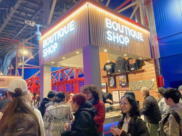 セーヌ川のほとりで米津玄師さんライブ＆生地選び最前線レポート！