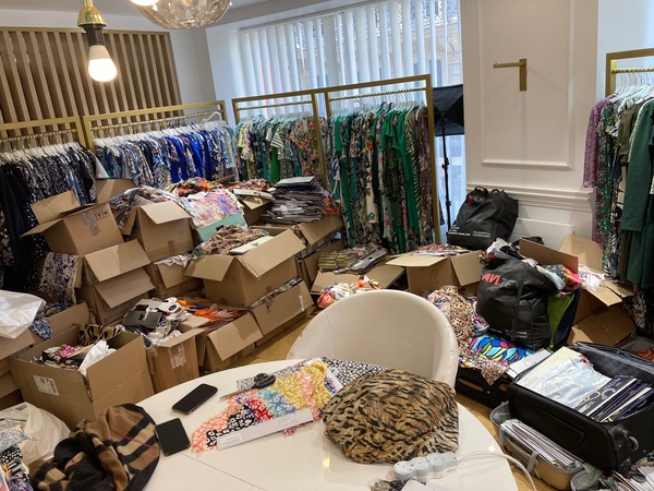 セーヌ川のほとりで米津玄師さんライブ＆生地選び最前線レポート！