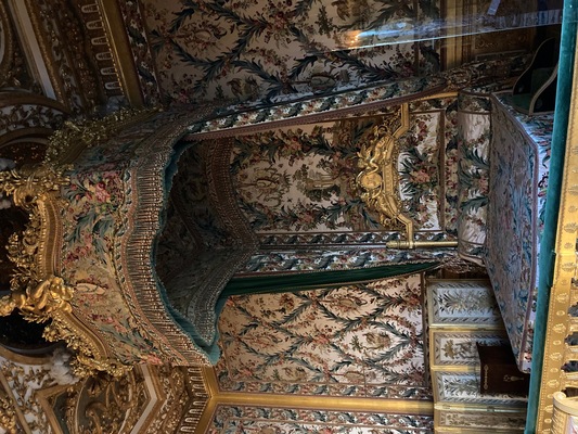 パリからちょっと足を延ばして。世界遺産フォンテーヌブロー宮殿へ！