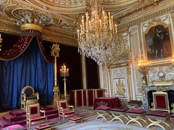 パリからちょっと足を延ばして。世界遺産フォンテーヌブロー宮殿へ！