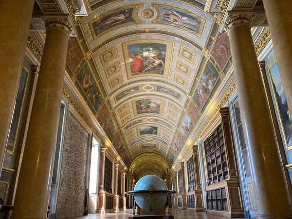 パリからちょっと足を延ばして。世界遺産フォンテーヌブロー宮殿へ！