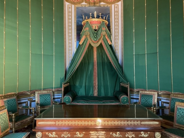 パリからちょっと足を延ばして。世界遺産フォンテーヌブロー宮殿へ！