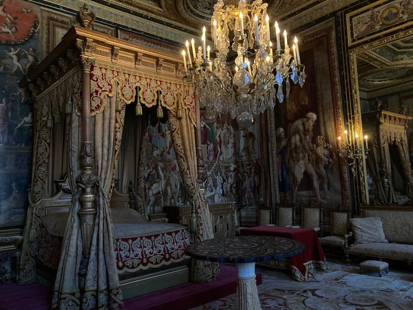 パリからちょっと足を延ばして。世界遺産フォンテーヌブロー宮殿へ！