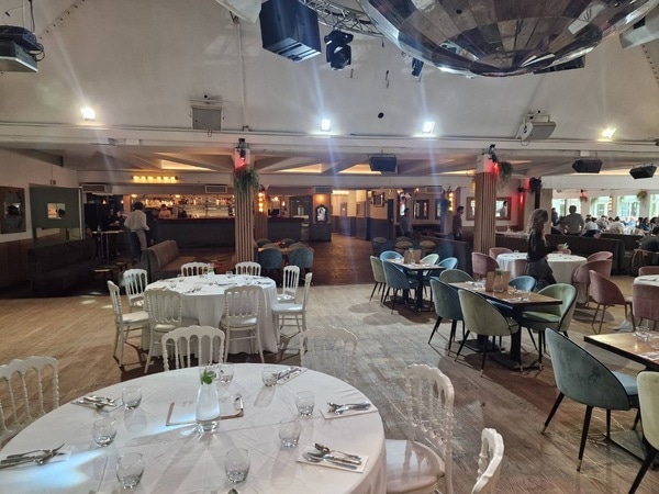 ヴァンセンヌの森「シャレ・デュ・ラック」で湖畔の贅沢ブランチ