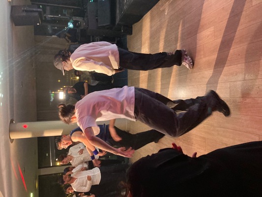 美食とダンスに心躍る！ユダヤ教の「バル・ミツワー」パーティーで異文化体験