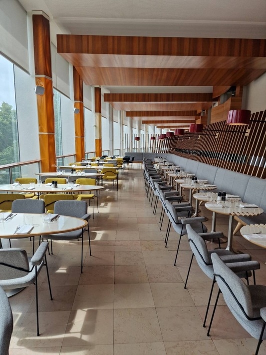 夏のパリ！セーヌ河畔のブランチと懐かしさあふれる80'sテーマレストラン