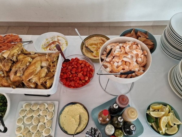 夏のパリ！セーヌ河畔のブランチと懐かしさあふれる80'sテーマレストラン