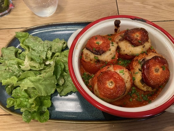 夏のパリ！セーヌ河畔のブランチと懐かしさあふれる80'sテーマレストラン