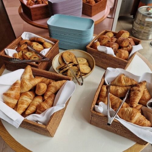 夏のパリ！セーヌ河畔のブランチと懐かしさあふれる80'sテーマレストラン