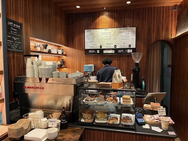 文豪ヘミングウェイも愛した老舗「Lipp」＆フランス最高のコーヒーショップへ