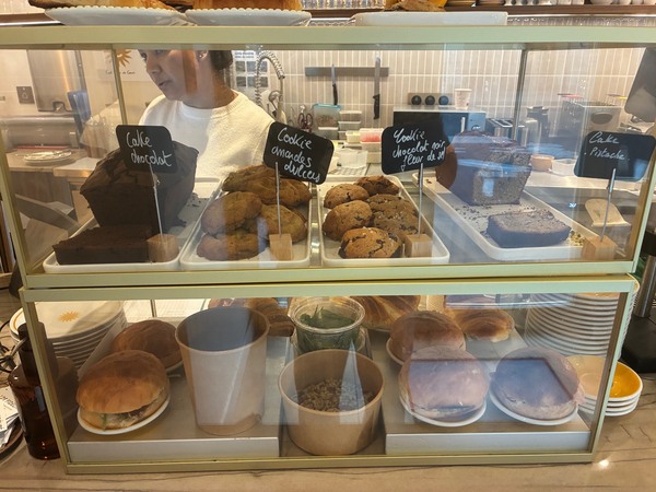 文豪ヘミングウェイも愛した老舗「Lipp」＆フランス最高のコーヒーショップへ