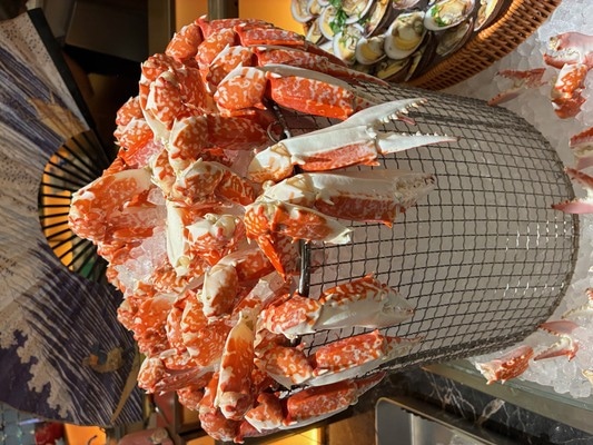 SNSで話題！パリ郊外の巨大ビュッフェ『LEOPARD』へ。お寿司や家庭料理も楽しめる驚きの充実度