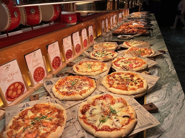 SNSで話題！パリ郊外の巨大ビュッフェ『LEOPARD』へ。お寿司や家庭料理も楽しめる驚きの充実度