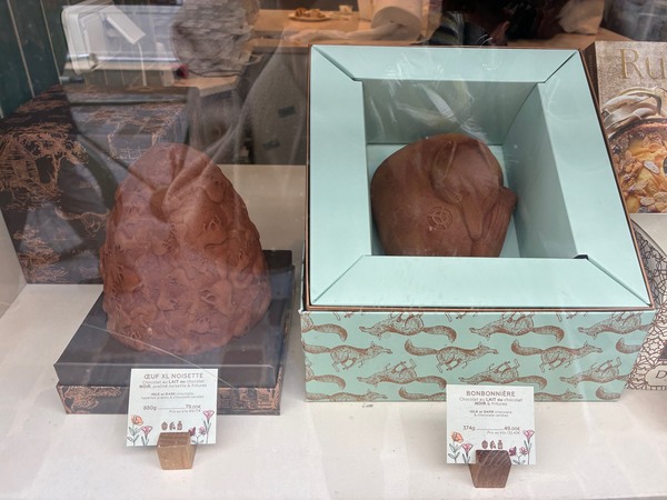 イースターの季節が到来！春の街角で見つけた可愛らしいチョコと注目店『PLAQ』