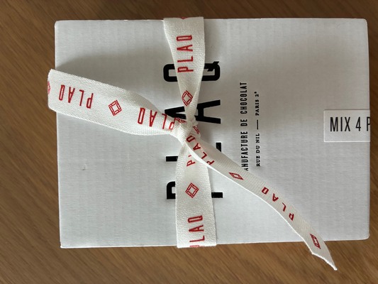 イースターの季節が到来！春の街角で見つけた可愛らしいチョコと注目店『PLAQ』