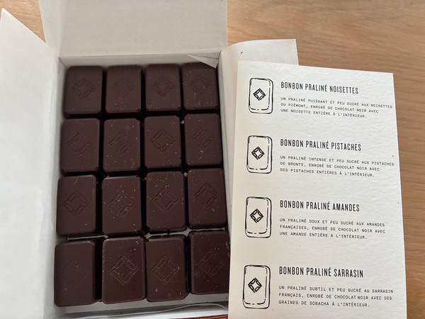 イースターの季節が到来！春の街角で見つけた可愛らしいチョコと注目店『PLAQ』