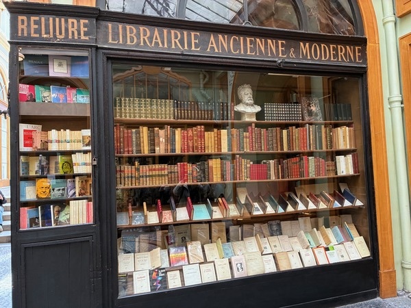 イースターの季節が到来！春の街角で見つけた可愛らしいチョコと注目店『PLAQ』