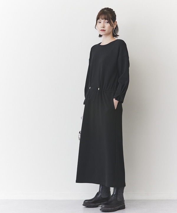 大人の黒ワンピース