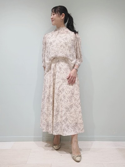 フラワーブラウス