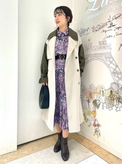 バイカラートレンチ