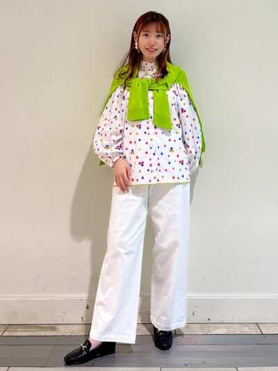 ドット刺繍ブラウス