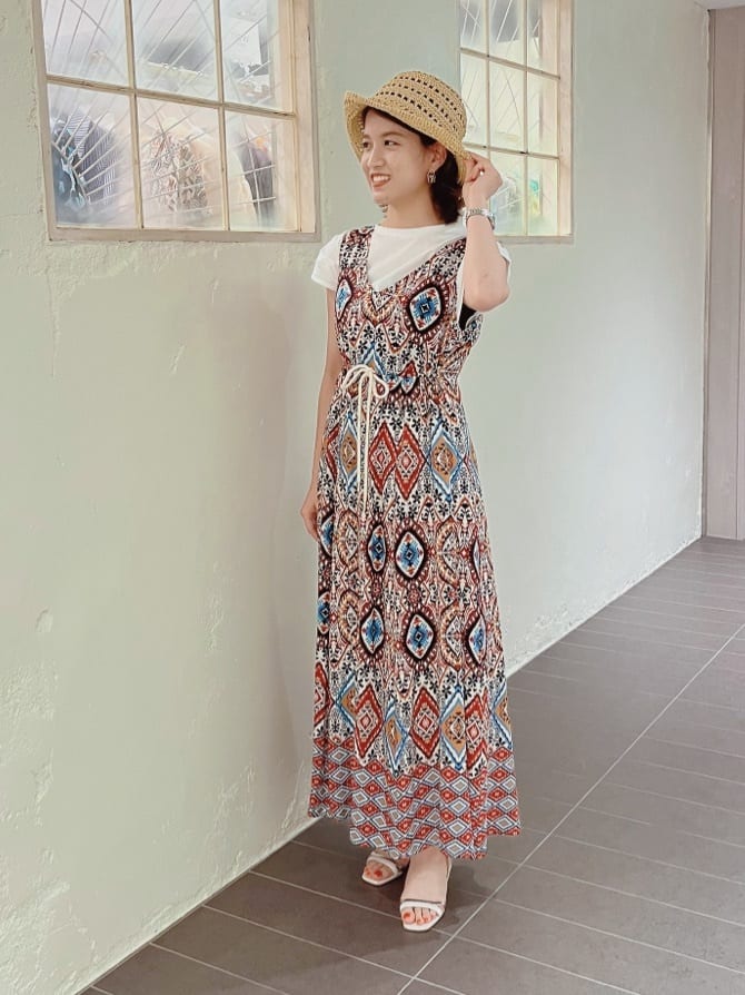 アラベスクパネルワンピース