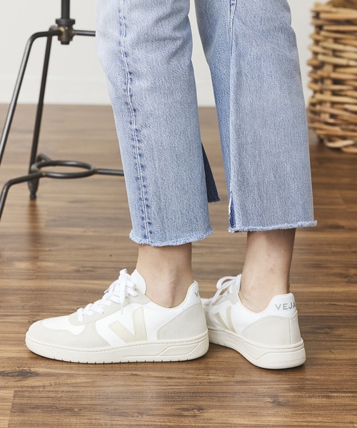 【Veja】サスティナブルブランド/ユニセックスV-12 Veja Men's V-12 Stitch Sneaker in Extra White/White