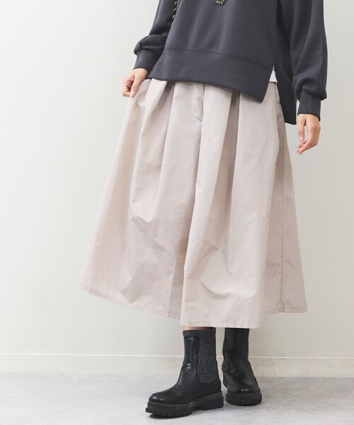 タフタタックスカート