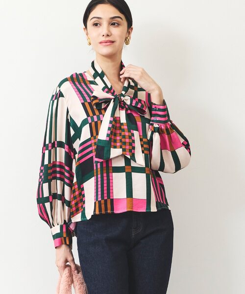 チェックブラウス