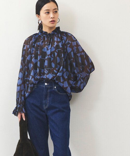 プリントフリルブラウス