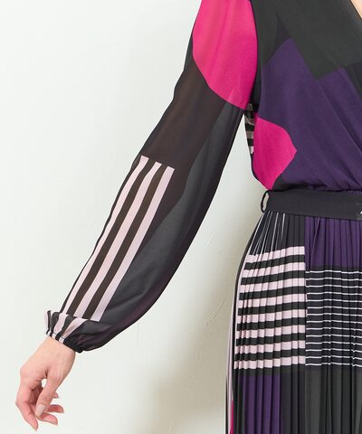 幾何学柄プリーツワンピース