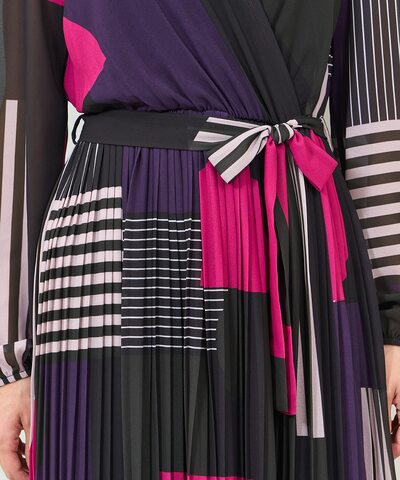 幾何学柄プリーツワンピース