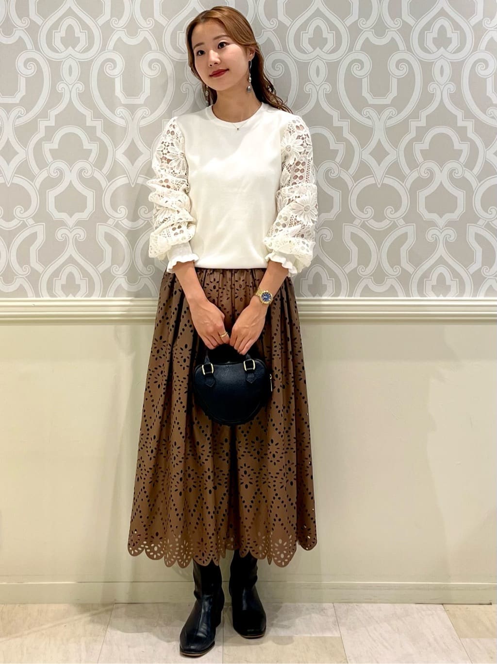 パンチングレザースカート