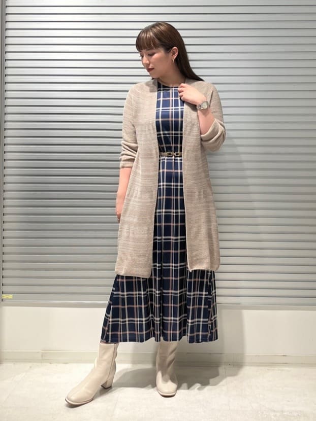 『ワンピース×ニット』の秋コーデ