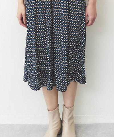 シャーリングハイネックワンピース