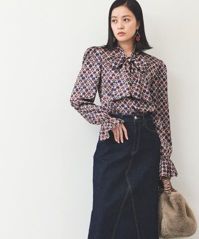 ボウタイブラウス