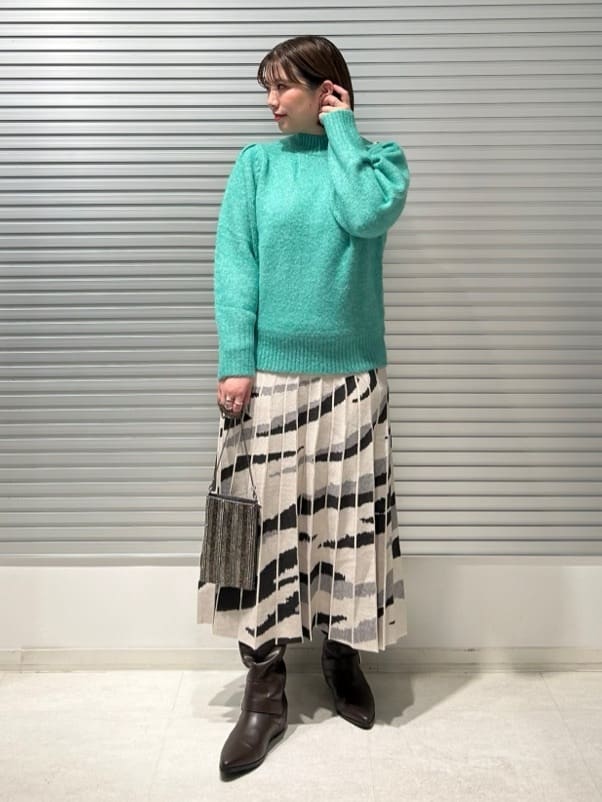 ショルダーボタンニット