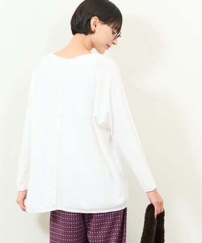 後ろボタンニットプルオーバー