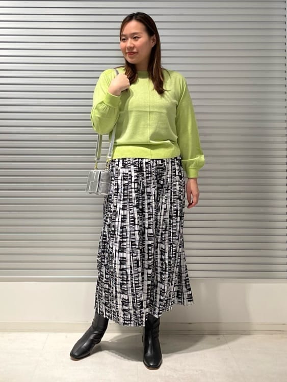 切り替えラメプルオーバー