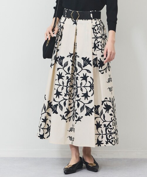 ザクロモチーフタックスカート