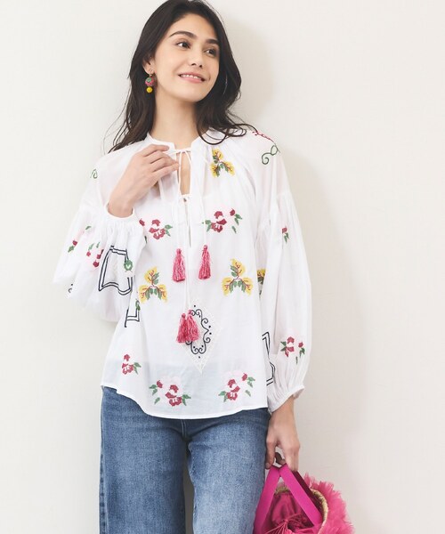フラワー刺繍シアーブラウス