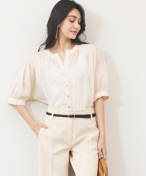 フェザー刺繍シアーブラウス