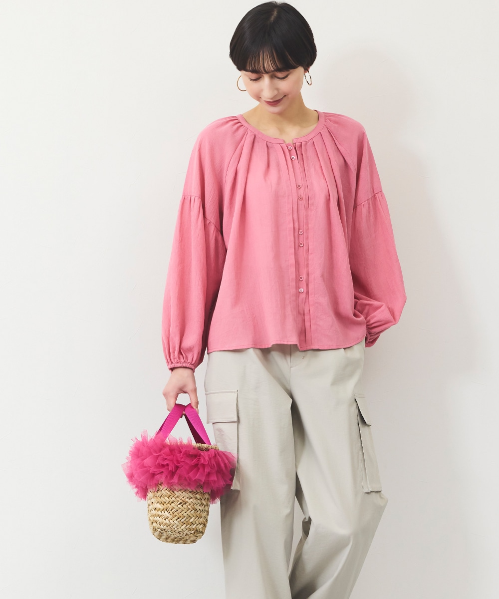 タックデザインブラウス