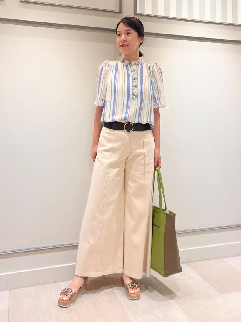 フリルストライプブラウス