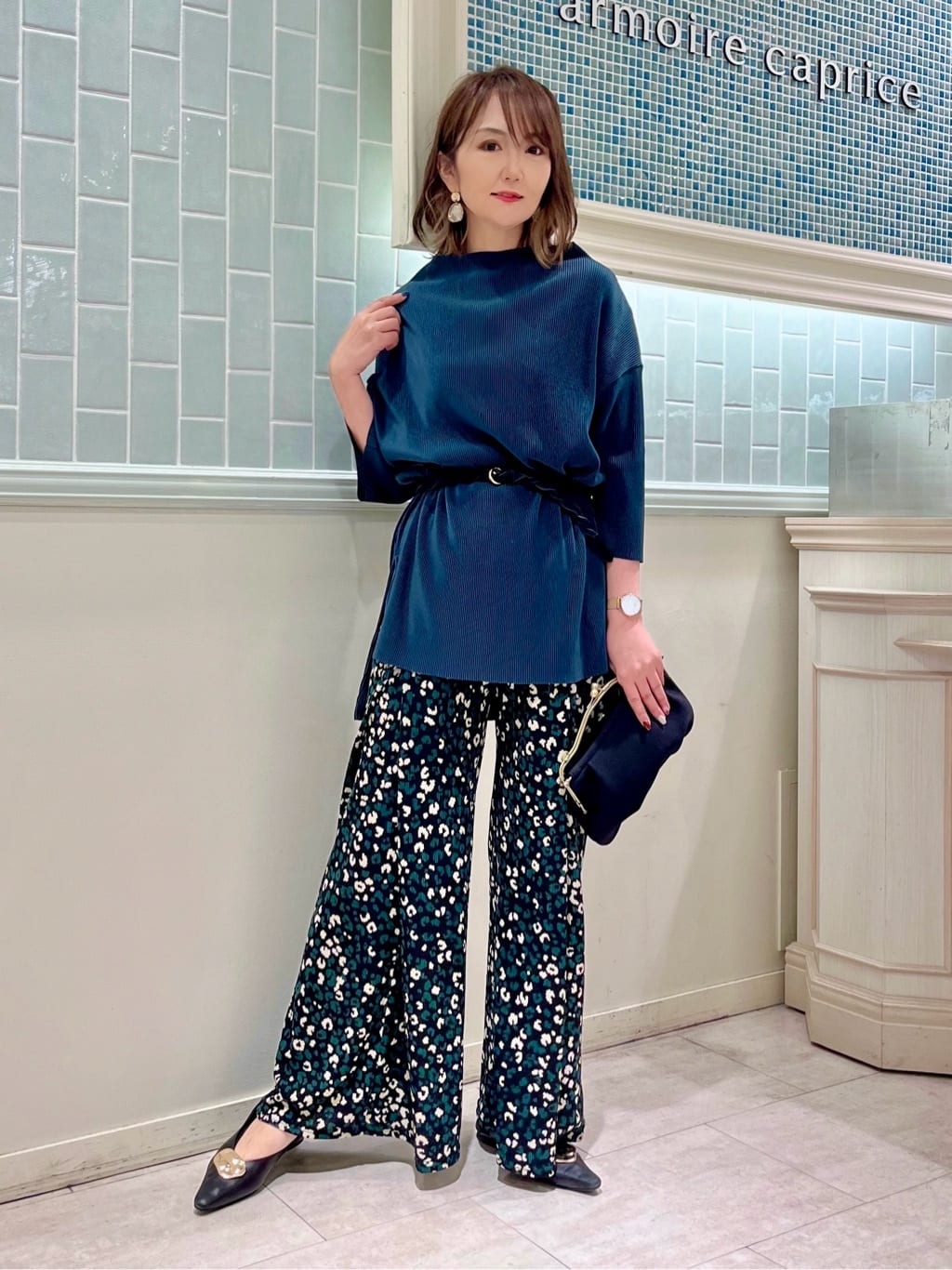 ジオメトリックアニマルプリントパンツ