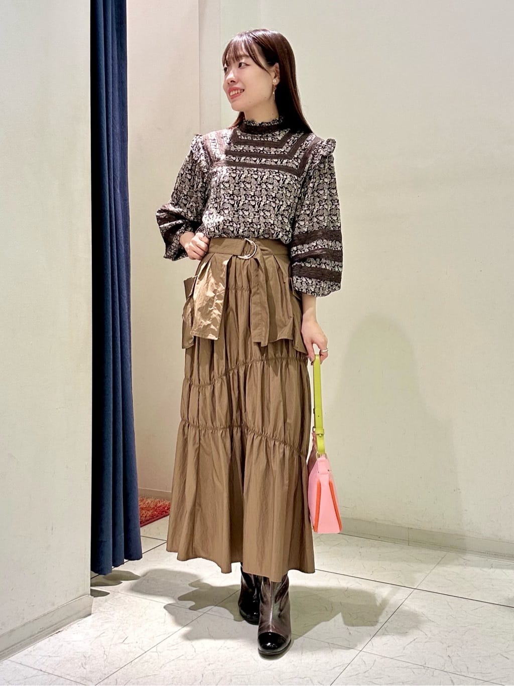 レース切り替えプリントブラウス