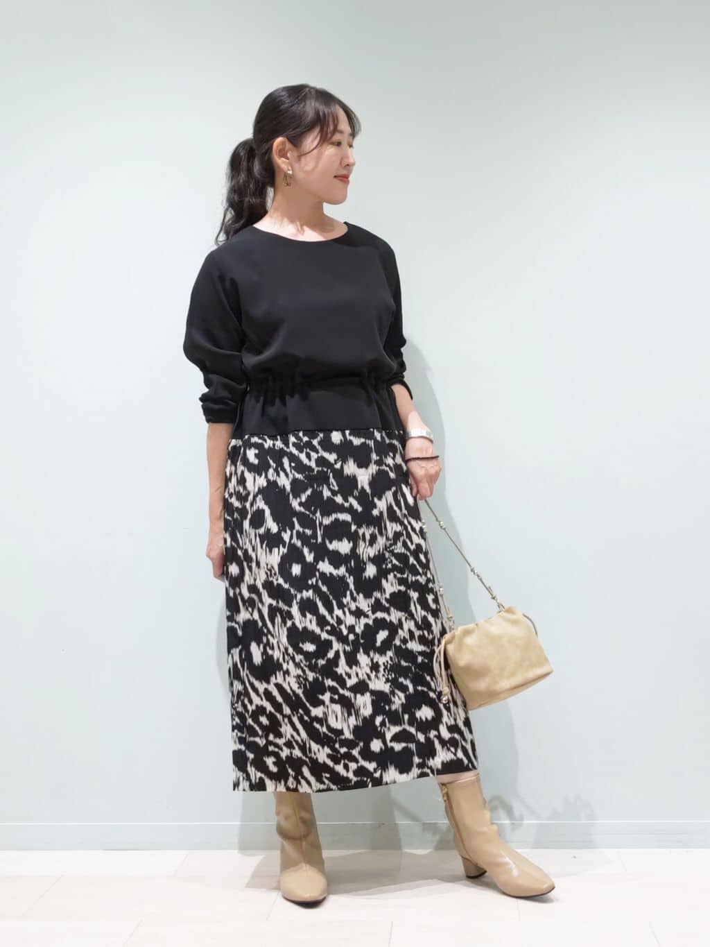 ぼかし柄プリーツ切り替えワンピース