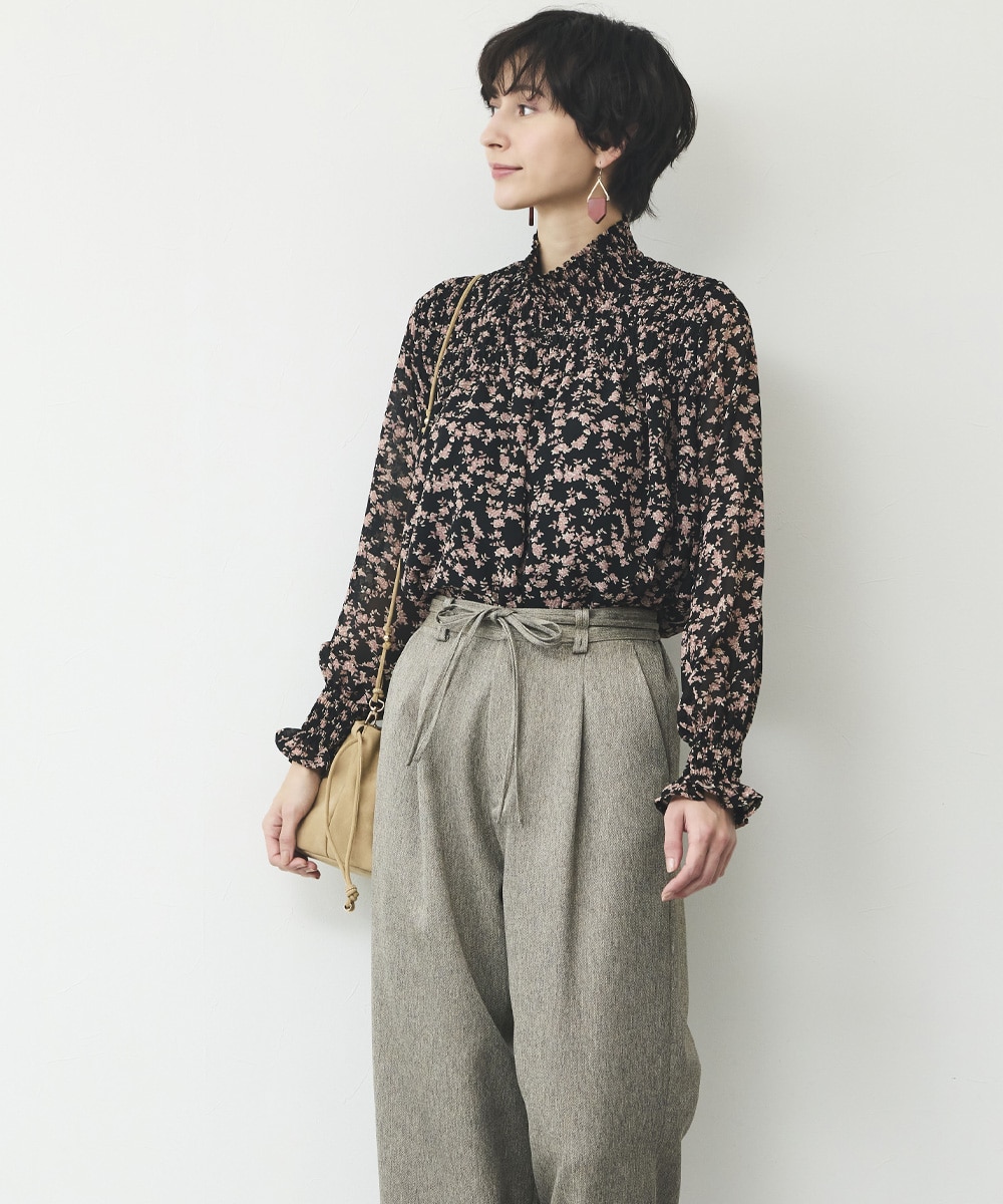 プチフラワーシャーリングブラウス