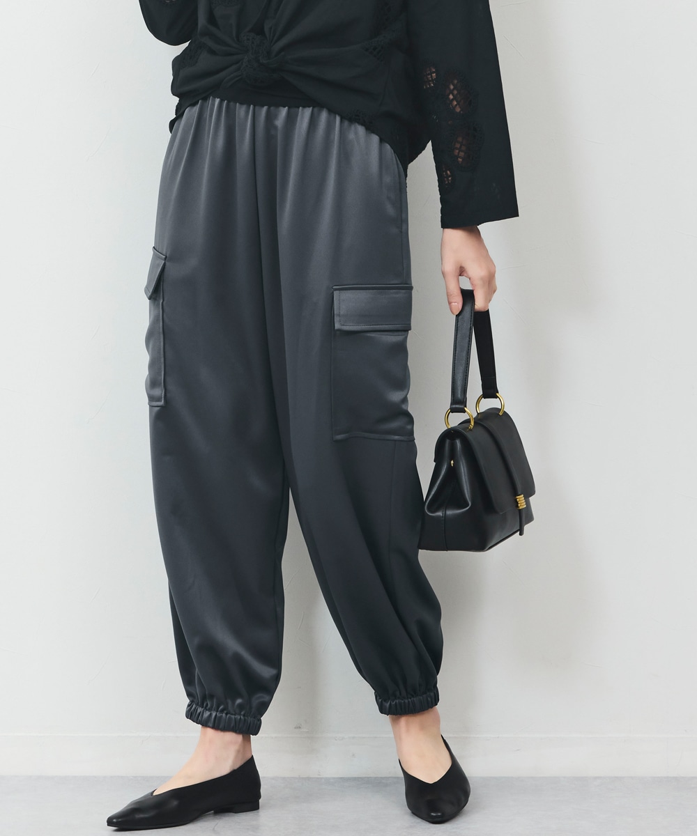 サテンカーゴパンツ